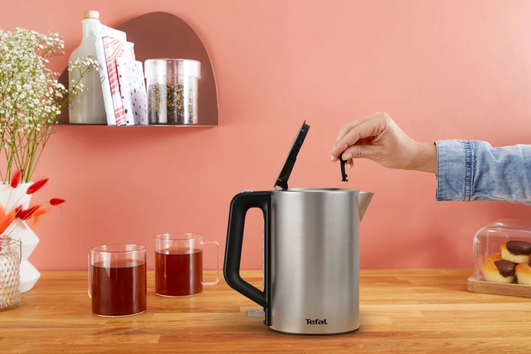 Czajnik elektryczny TEFAL BRONX 1,7l KI513D