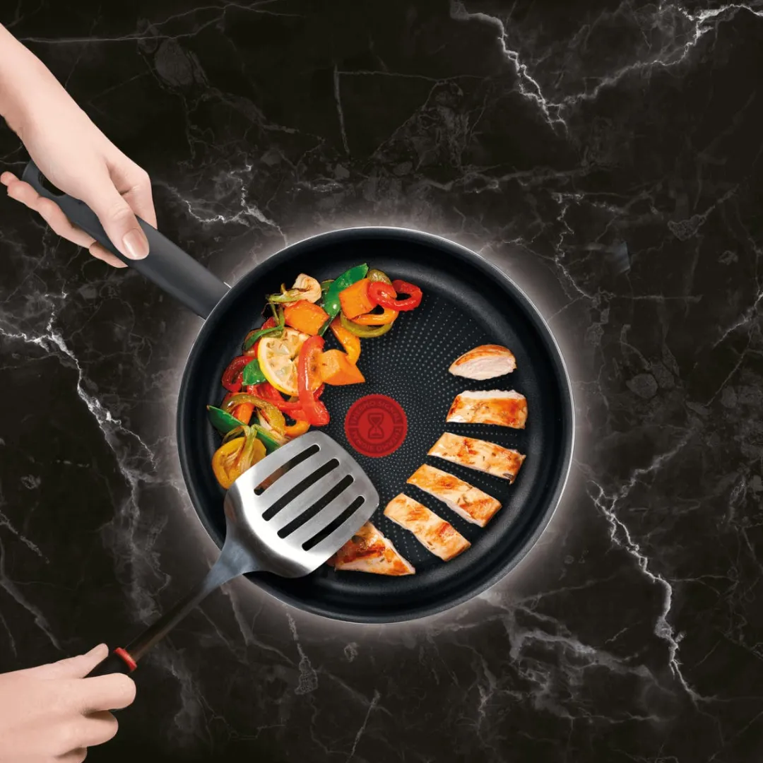 Zestaw 2 patelni TEFAL HARD TITANIUM 20 i 26 cm